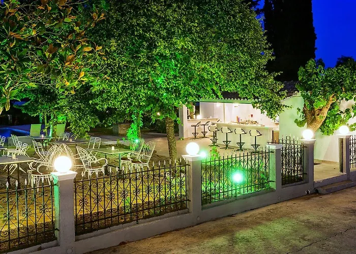 Silver Bay Corfu מלון