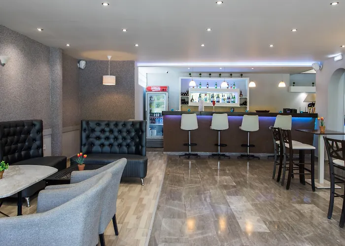מלון Silver Bay Corfu 3*