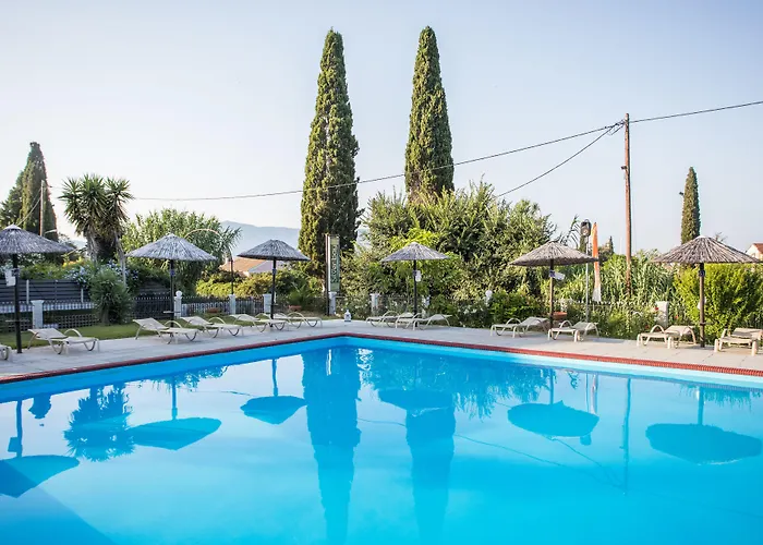 Silver Bay Corfu מלון